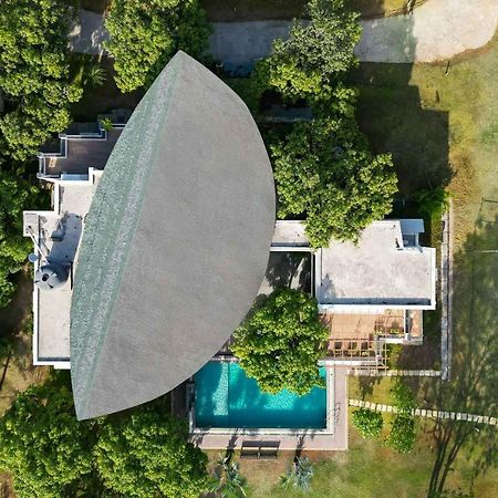 The Leaf By Stayvista - An Enchanting Escape Offering A Pool, Terrace, Lush Lawn, Contemporary Interiors, And Indoor Games Alibag Bagian luar foto