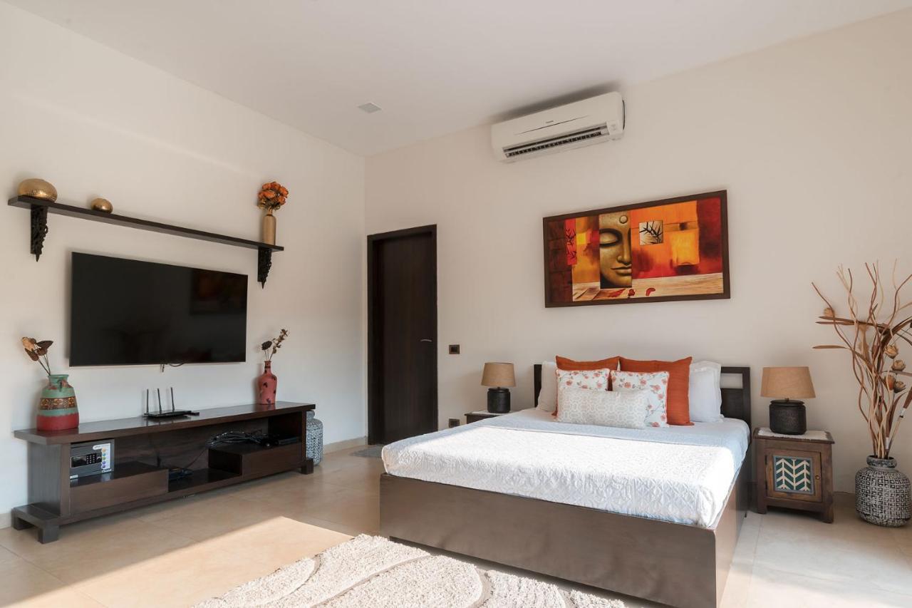 The Leaf By Stayvista - An Enchanting Escape Offering A Pool, Terrace, Lush Lawn, Contemporary Interiors, And Indoor Games Alibag Bagian luar foto