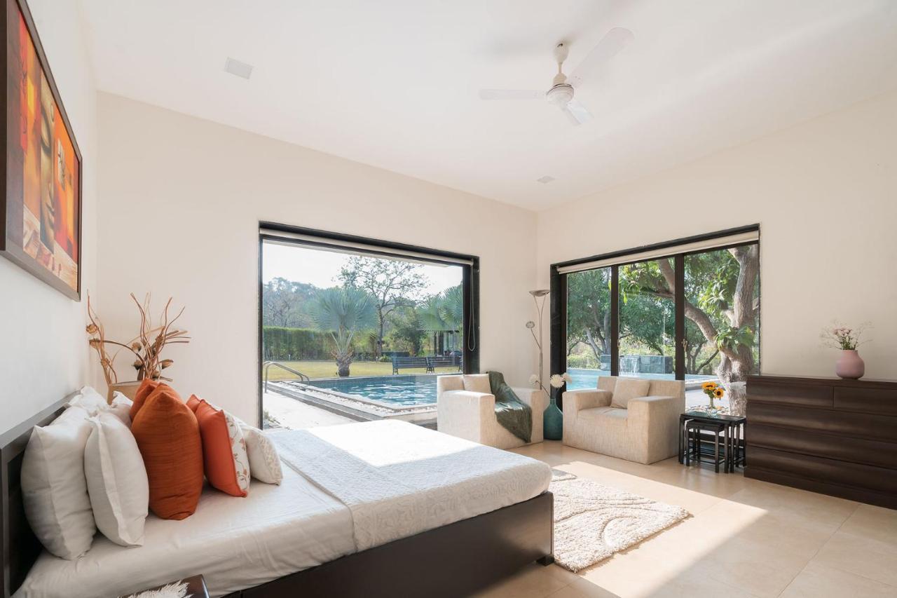 The Leaf By Stayvista - An Enchanting Escape Offering A Pool, Terrace, Lush Lawn, Contemporary Interiors, And Indoor Games Alibag Bagian luar foto
