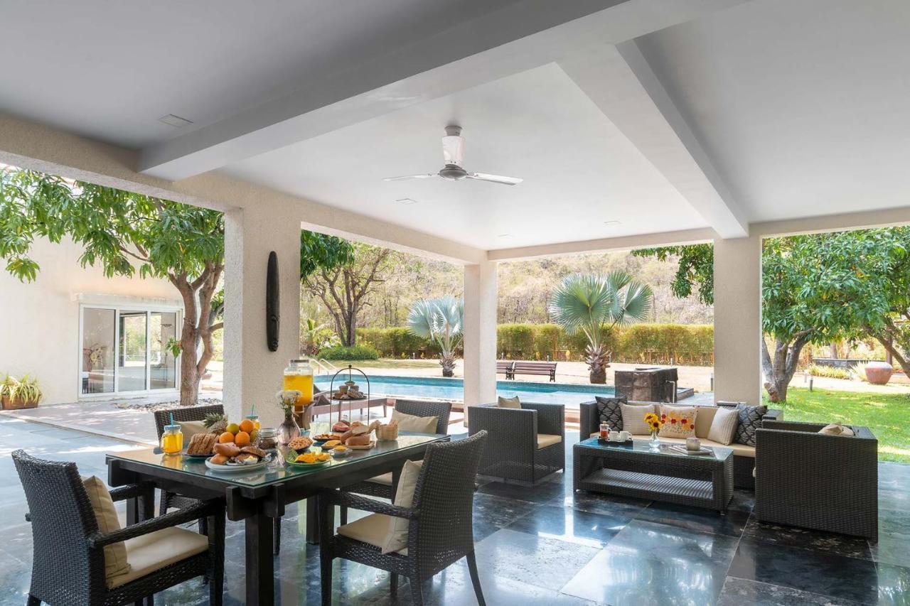 The Leaf By Stayvista - An Enchanting Escape Offering A Pool, Terrace, Lush Lawn, Contemporary Interiors, And Indoor Games Alibag Bagian luar foto