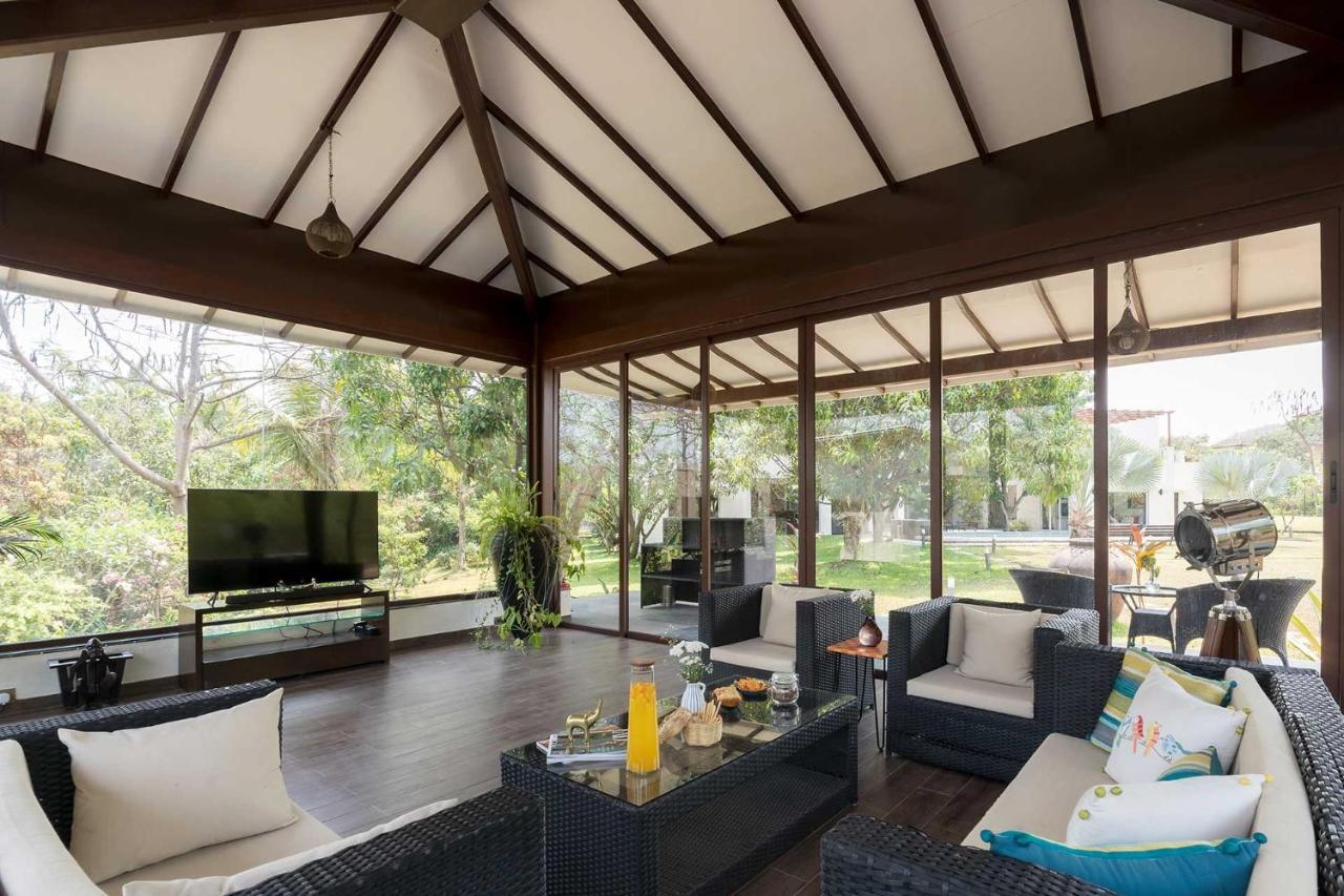 The Leaf By Stayvista - An Enchanting Escape Offering A Pool, Terrace, Lush Lawn, Contemporary Interiors, And Indoor Games Alibag Bagian luar foto