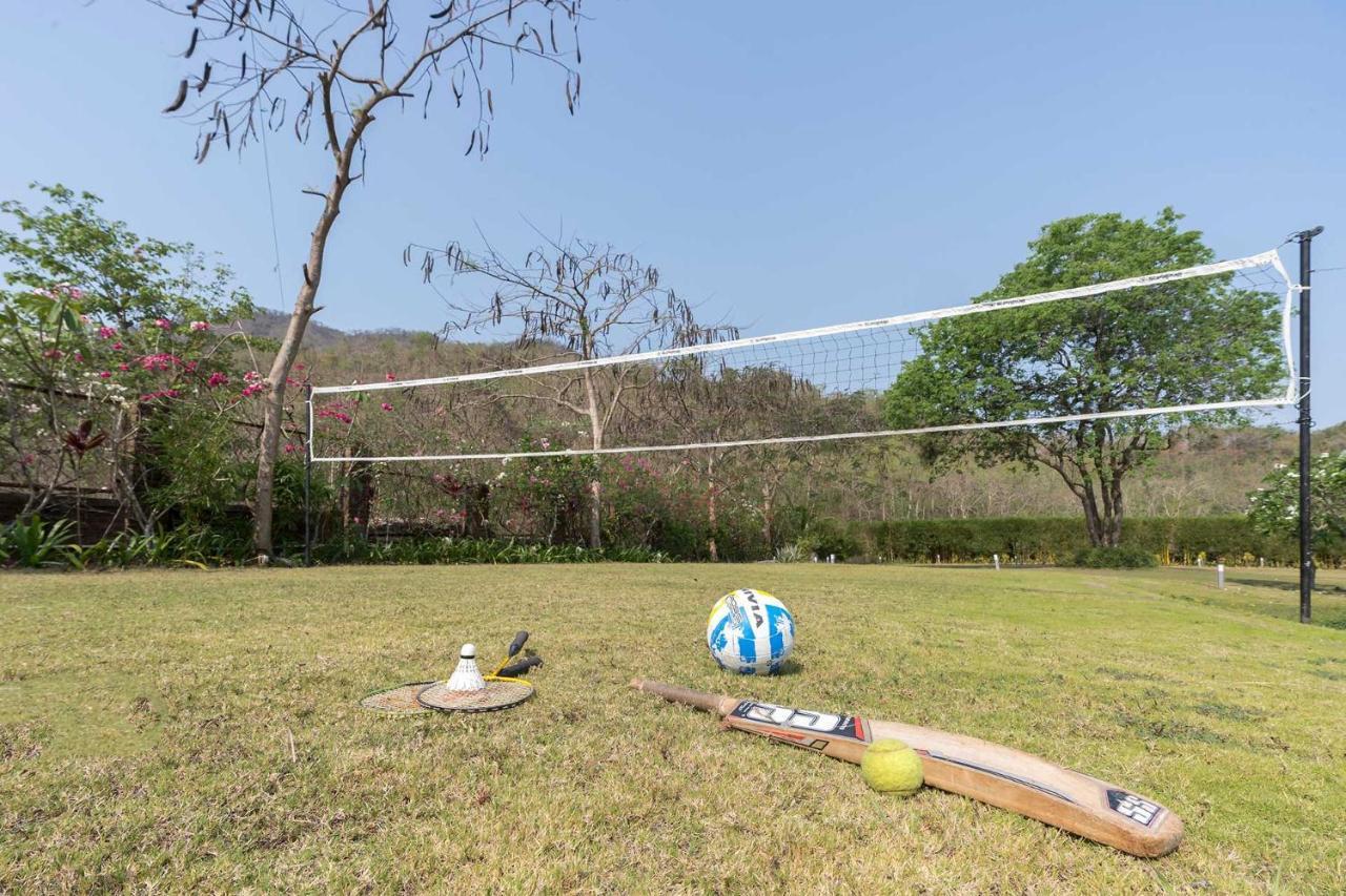 The Leaf By Stayvista - An Enchanting Escape Offering A Pool, Terrace, Lush Lawn, Contemporary Interiors, And Indoor Games Alibag Bagian luar foto