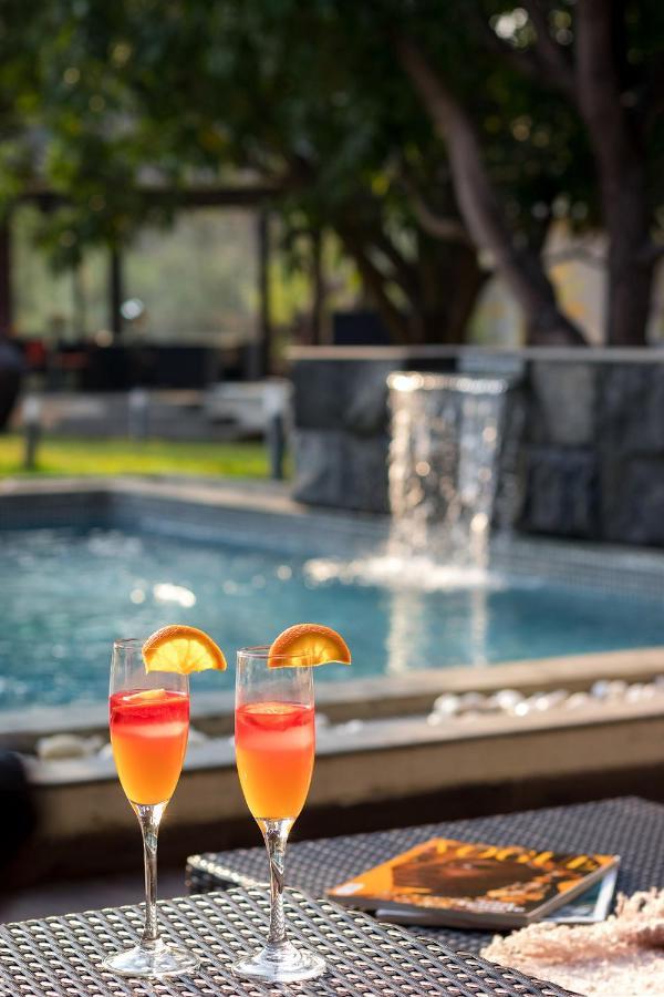 The Leaf By Stayvista - An Enchanting Escape Offering A Pool, Terrace, Lush Lawn, Contemporary Interiors, And Indoor Games Alibag Bagian luar foto