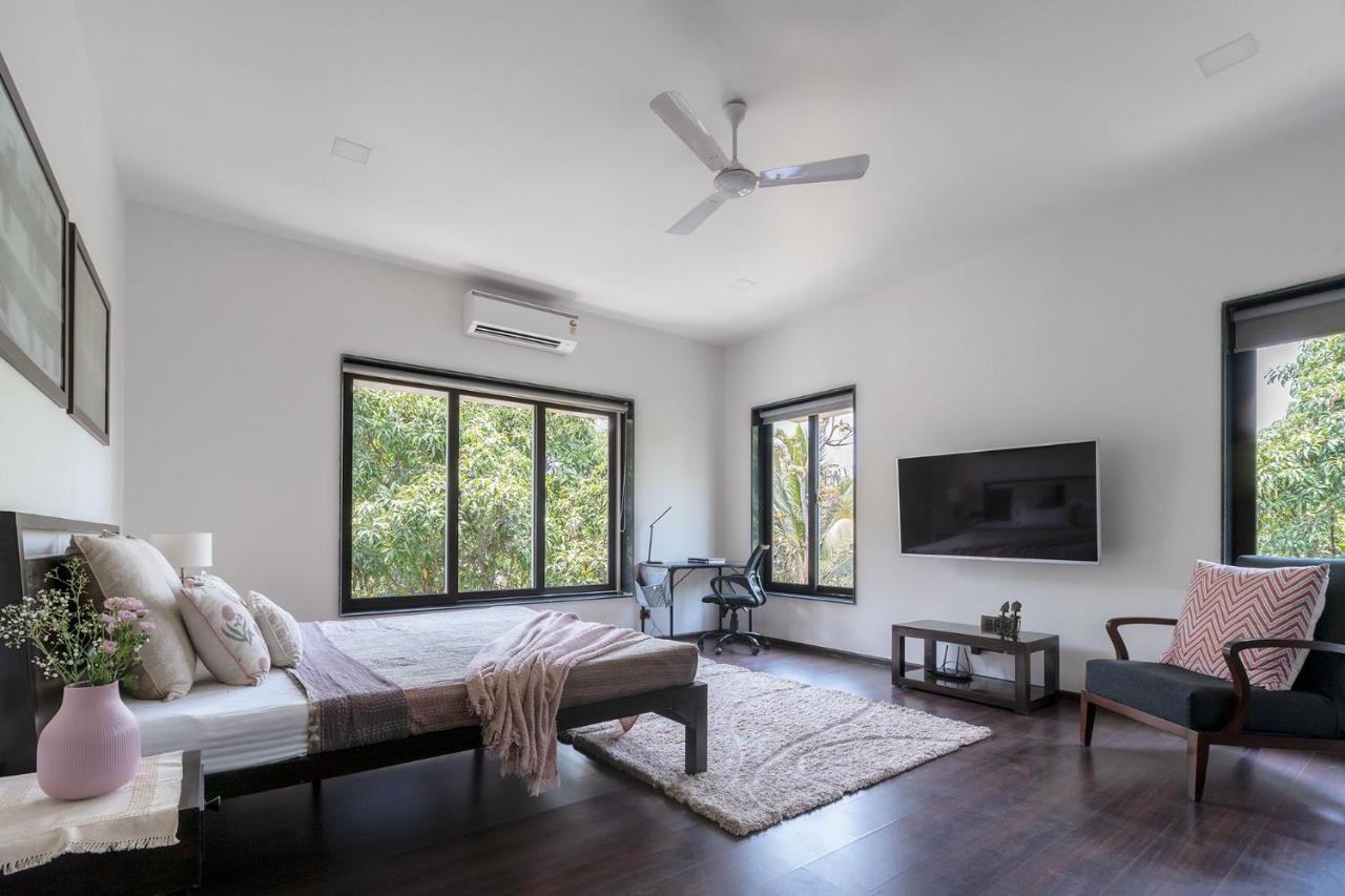 The Leaf By Stayvista - An Enchanting Escape Offering A Pool, Terrace, Lush Lawn, Contemporary Interiors, And Indoor Games Alibag Bagian luar foto