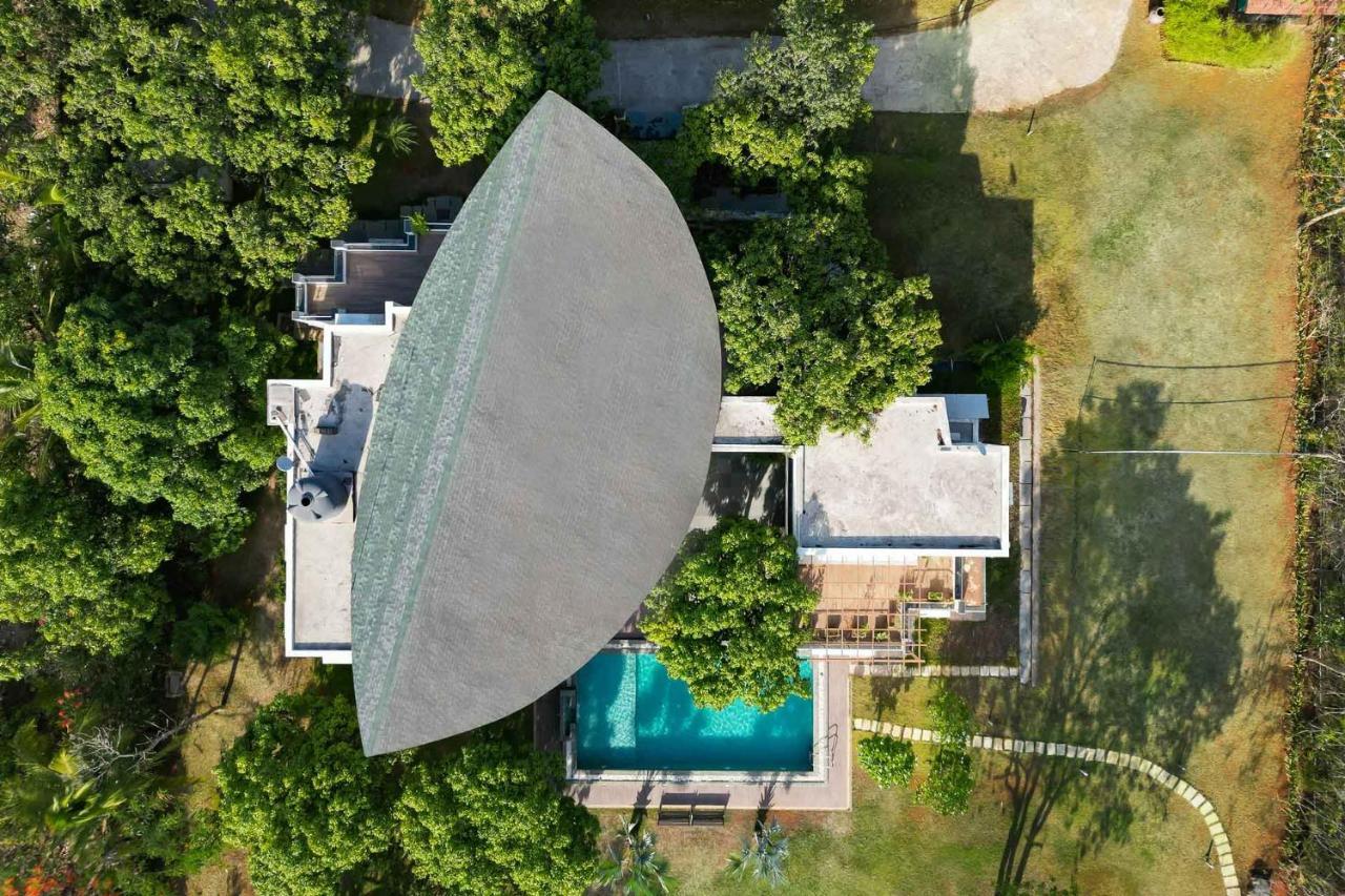 The Leaf By Stayvista - An Enchanting Escape Offering A Pool, Terrace, Lush Lawn, Contemporary Interiors, And Indoor Games Alibag Bagian luar foto